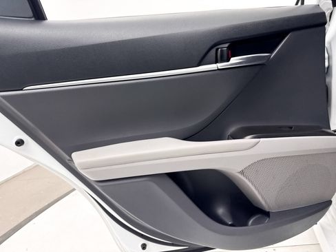 Used 2021 Toyota Camry LE w/ Carpet Mat Package (TMS) FWD image 28