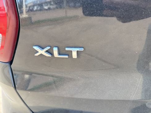 Used 2019 Ford Explorer XLT w/ Equipment Group 202A image 9