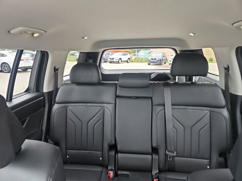 Used 2025 Hyundai Santa Fe SEL FWD image 28