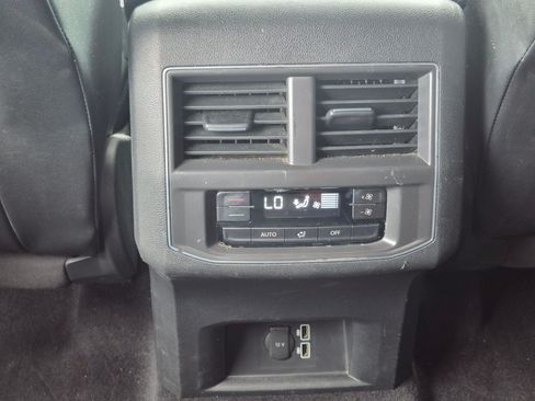 Used 2018 Volkswagen Atlas SE AWD/4WD image 24