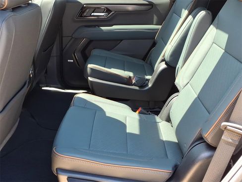 New 2026 GMC Yukon AT4 w/ AT4 Premium Package image 12