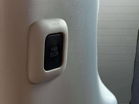 Used 2013 Toyota Sienna LE image 20