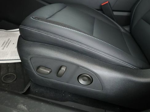 Used 2024 Chevrolet Blazer EV LT image 10