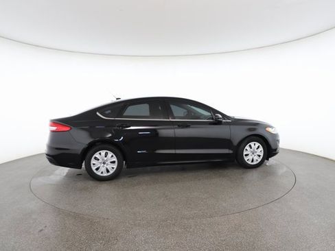 Used 2019 Ford Fusion S image 21