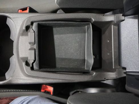 Used 2014 Ford Focus SE w/ SE Winter Package FWD image 29