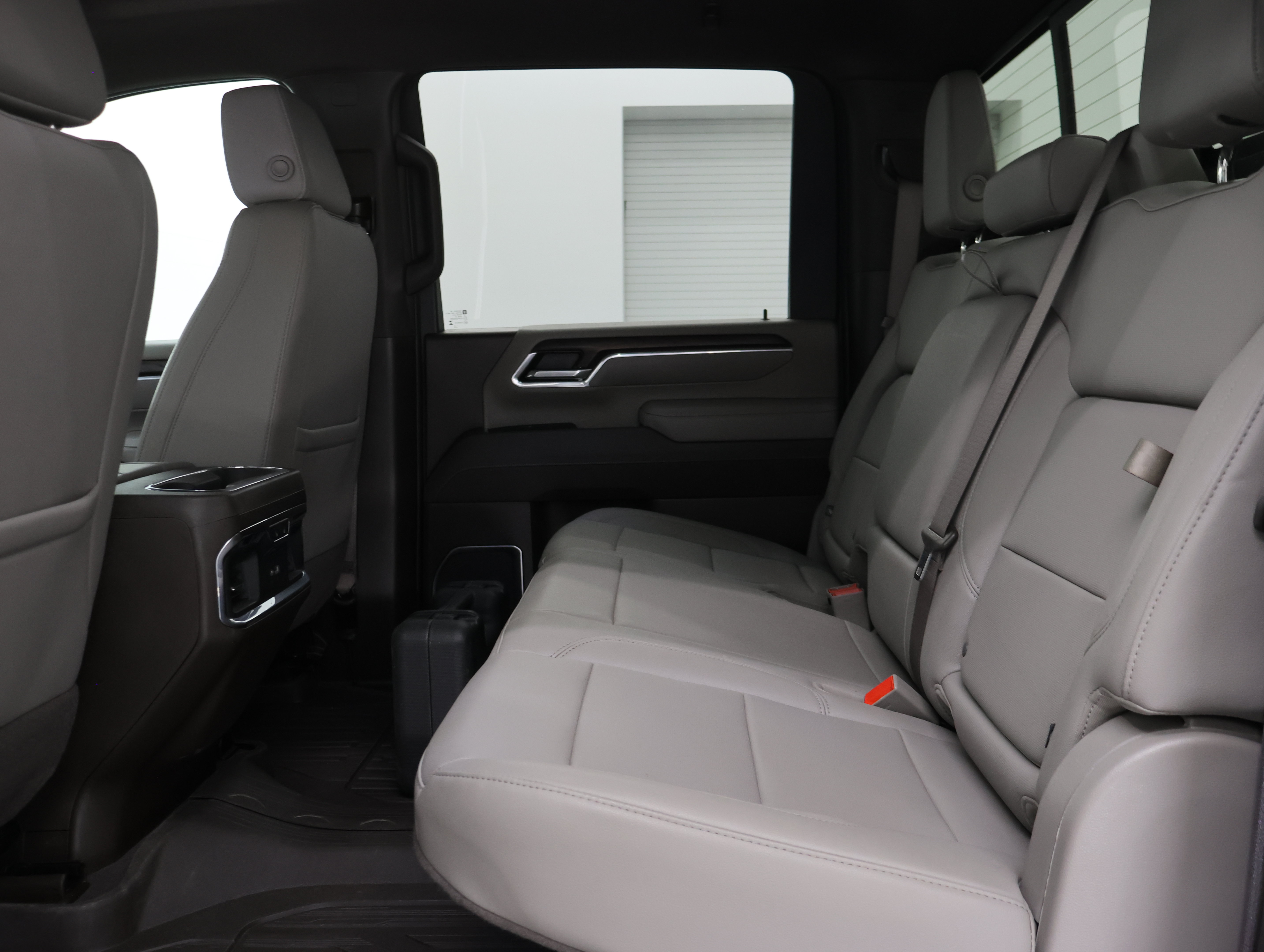 Used 2025 GMC Sierra 2500 SLT w/ SLT Premium Package AWD/4WD image 9