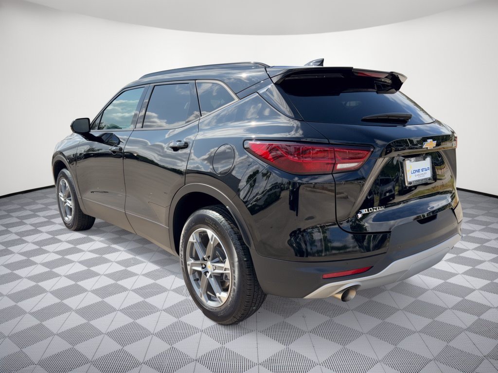 Used 2024 Chevrolet Blazer LT w/ Convenience Package FWD image 3