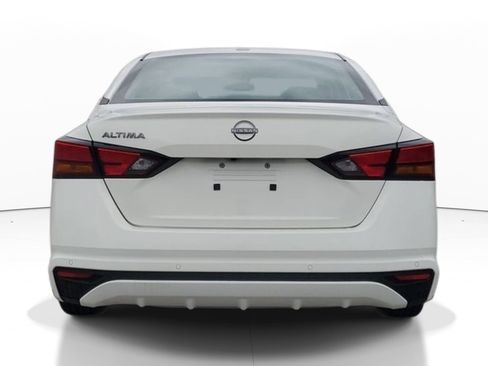 Used 2025 Nissan Altima 2.5 SV FWD image 13