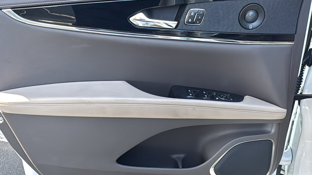 Used 2023 Lincoln Nautilus Reserve FWD image 19