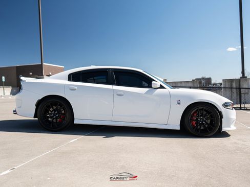 Used 2022 Dodge Charger Scat Pack w/ Dynamics Package image 8