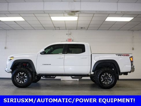 Used 2020 Toyota Tacoma TRD Off-Road image 3