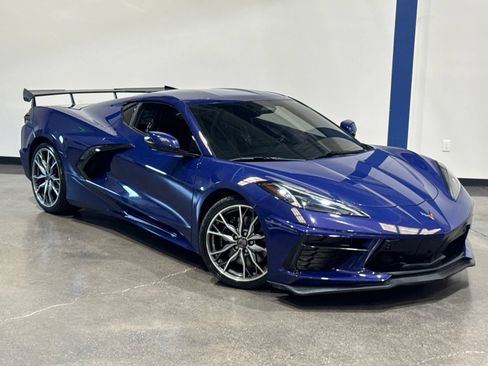 Used 2025 Chevrolet Corvette Stingray Preferred Cpe w/ Z51 Performance Package RWD image 2