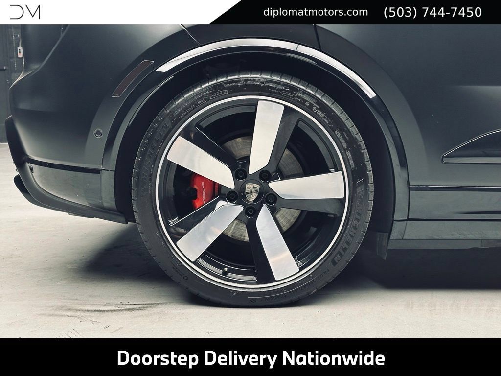 Used 2024 Porsche Macan Turbo Electric AWD/4WD image 42