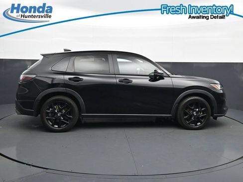 Used 2024 Honda HR-V Sport image 11