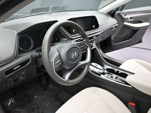 Used 2023 Hyundai Sonata SE FWD image 3