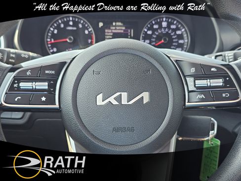 Used 2024 Kia Forte LXS FWD image 13