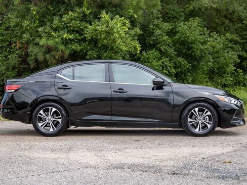 Used 2021 Nissan Sentra SV FWD image 4
