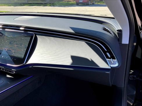 New 2026 Mercedes-Benz E 350 4MATIC Sedan image 10