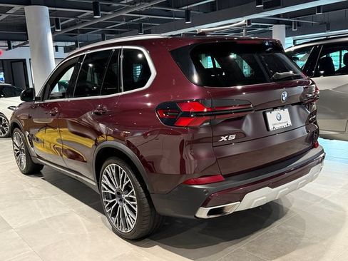 Used 2024 BMW X5 xDrive40i w/ Premium Package AWD/4WD image 6
