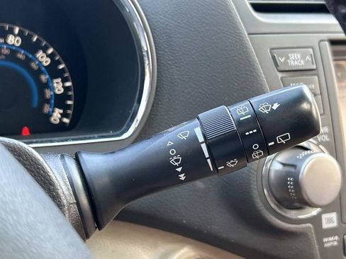 Used 2010 Toyota Highlander Limited AWD/4WD image 32