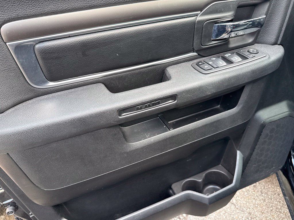 Used 2024 RAM 1500 Warlock RWD image 12