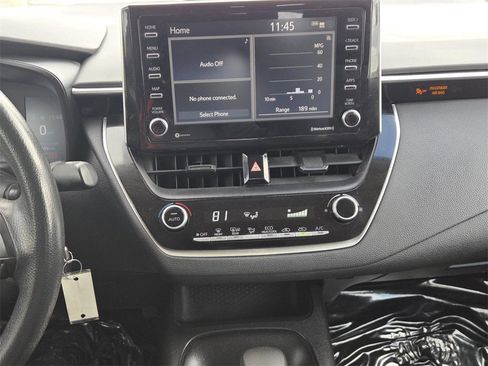 Used 2021 Toyota Corolla LE image 23
