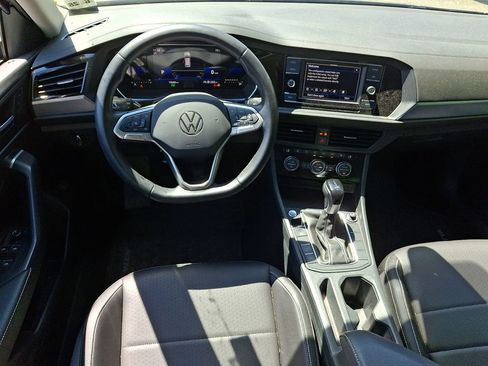 Used 2023 Volkswagen Jetta SE w/ Panoramic Sunroof Package FWD image 12