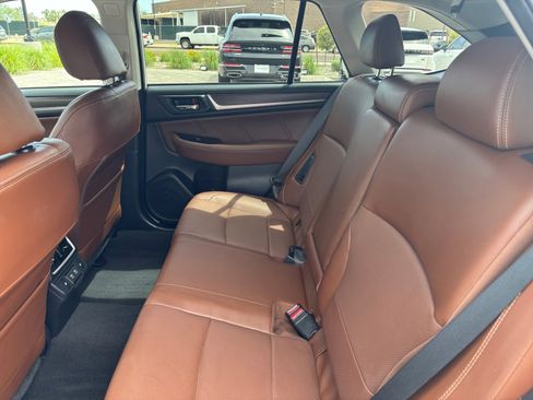 Used 2019 Subaru Outback 2.5i Touring image 17