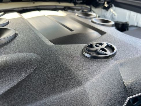 Used 2023 Toyota 4Runner 40th Anniversary SE AWD/4WD image 31