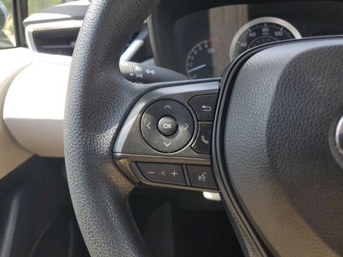 Used 2021 Toyota Corolla LE image 19