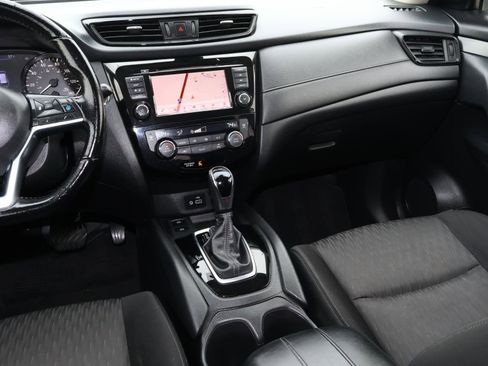 Used 2020 Nissan Rogue SV w/ Premium Package image 11