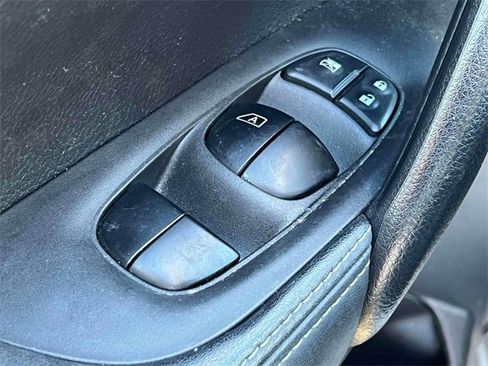 Used 2022 Nissan Rogue Sport SL image 17