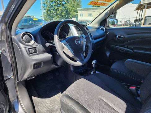 Used 2018 Nissan Versa SV FWD image 12