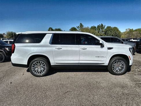 New 2026 GMC Yukon XL Denali w/ Sun & Power Step Package image 10