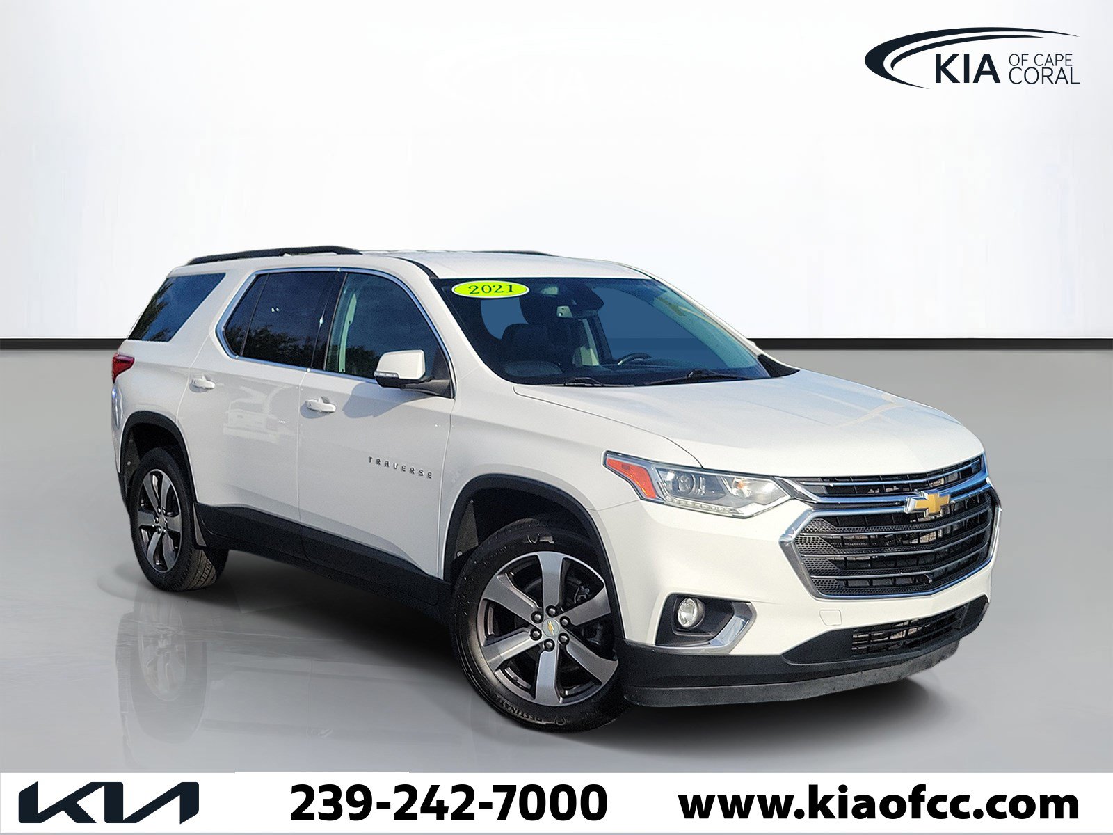 Used 2021 Chevrolet Traverse LT w/ LT Premium Package FWD image 1