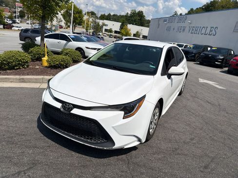 Used 2021 Toyota Corolla L FWD image 2