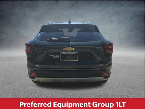 Used 2025 Chevrolet Trax LT FWD image 5