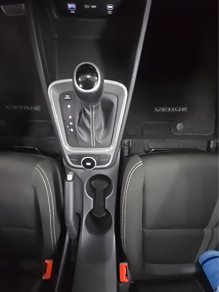 Certified 2024 Hyundai Venue SEL FWD image 35