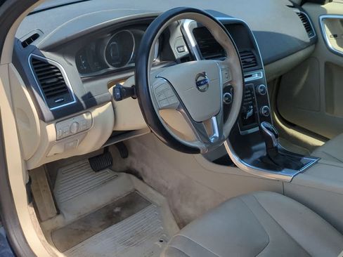 Used 2016 Volvo XC60 T6 AWD/4WD image 2