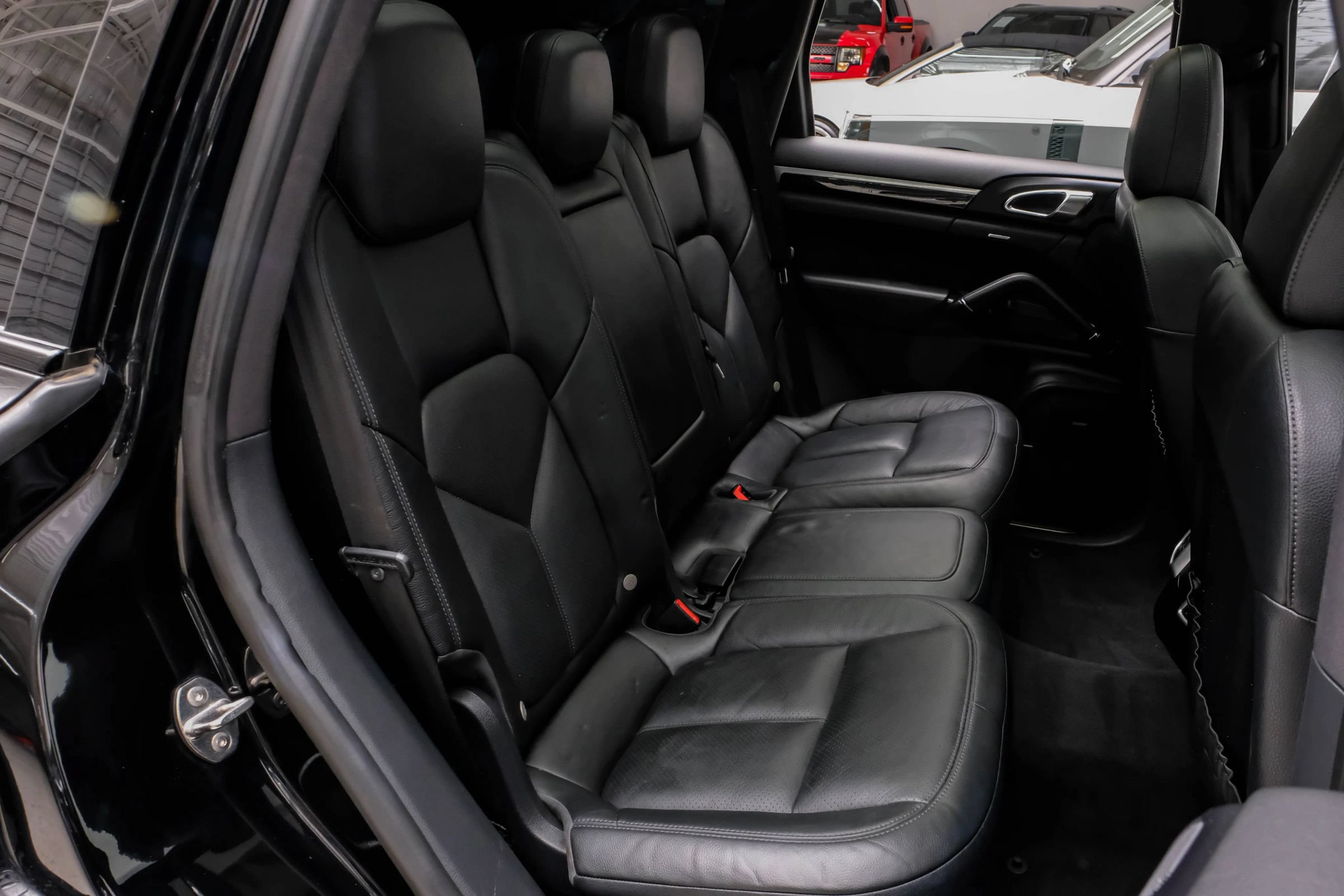 Used 2016 Porsche Cayenne AWD/4WD image 33