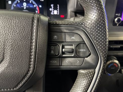 Certified 2025 Toyota Tacoma SR5 AWD/4WD image 27