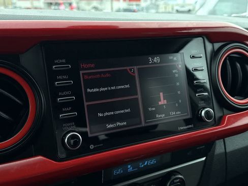 Used 2022 Toyota Tacoma SR image 18