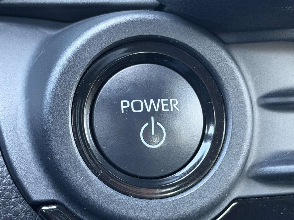 Certified 2023 Toyota Crown AWD/4WD image 9