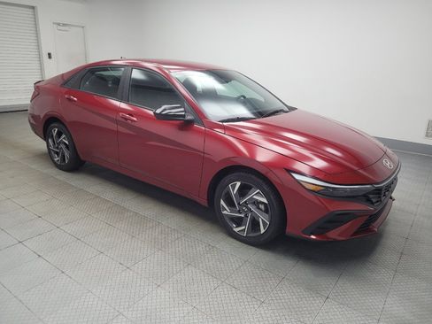 Used 2025 Hyundai Elantra SEL FWD image 11