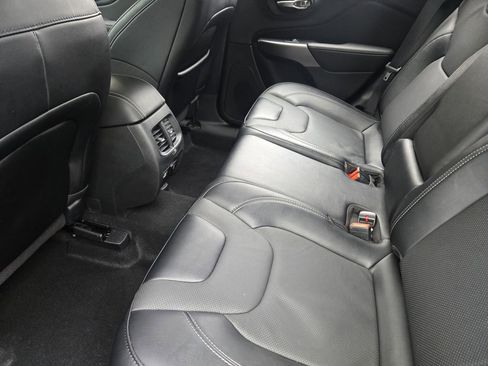 Used 2022 Jeep Cherokee Latitude Lux image 38