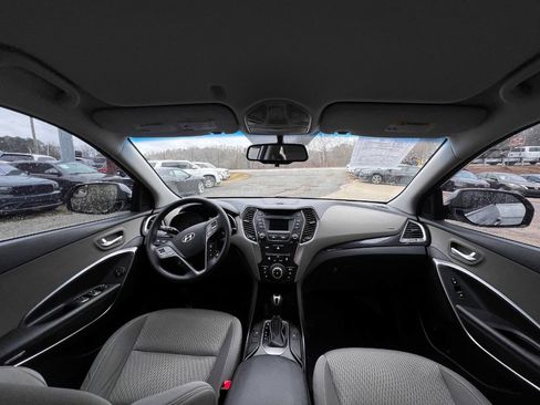 Used 2016 Hyundai Santa Fe SE FWD image 12