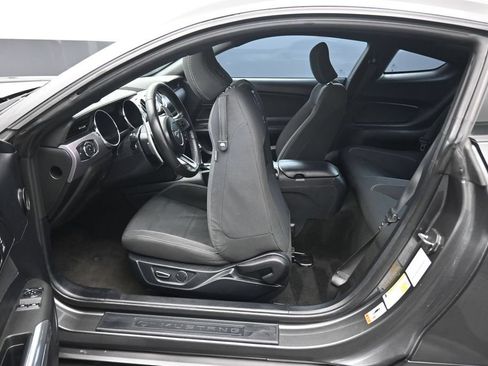 Used 2017 Ford Mustang GT RWD image 27