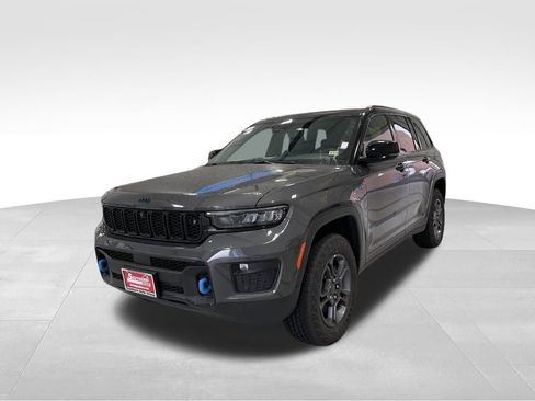 New 2024 Jeep Grand Cherokee Trailhawk w/ Advanced Protech Group II image 12