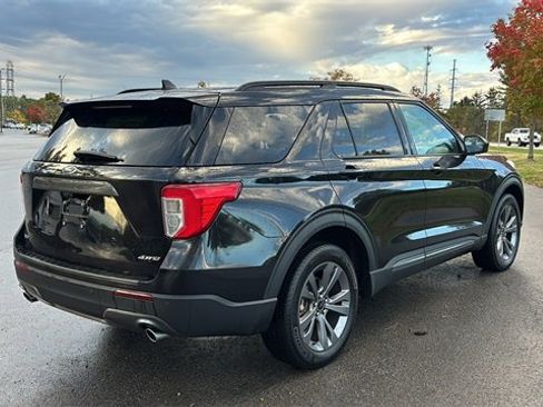 Used 2024 Ford Explorer XLT w/ Equipment Group 202A image 29