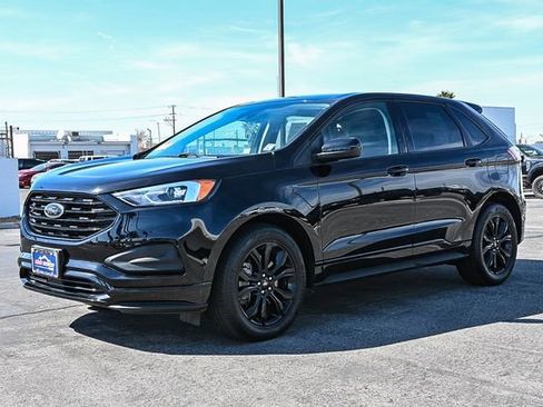 Used 2024 Ford Edge SE w/ Black Appearance Package image 3
